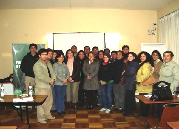 Participantes del curso liderazgo en prevención de riesgos junto a Cap Reitter