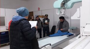 Práctica de protección radiológica en una sala de rayos X